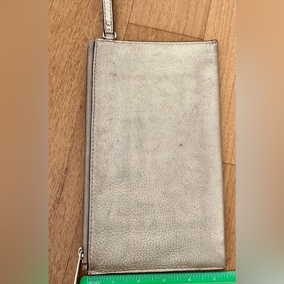 Michael Kors Large Gold Leather Wristlet - Picture 5 of 8